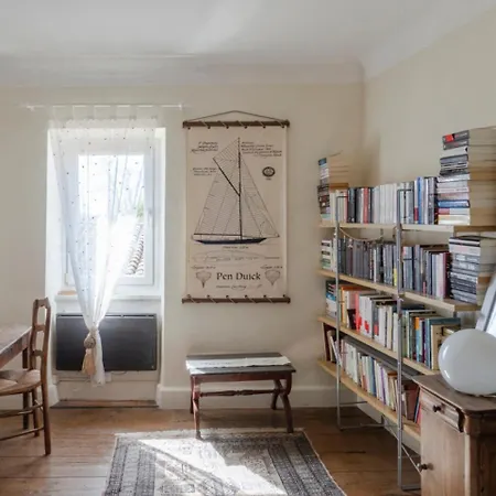 D'une Maison A L'autre Nocleg ze śniadaniem 3*