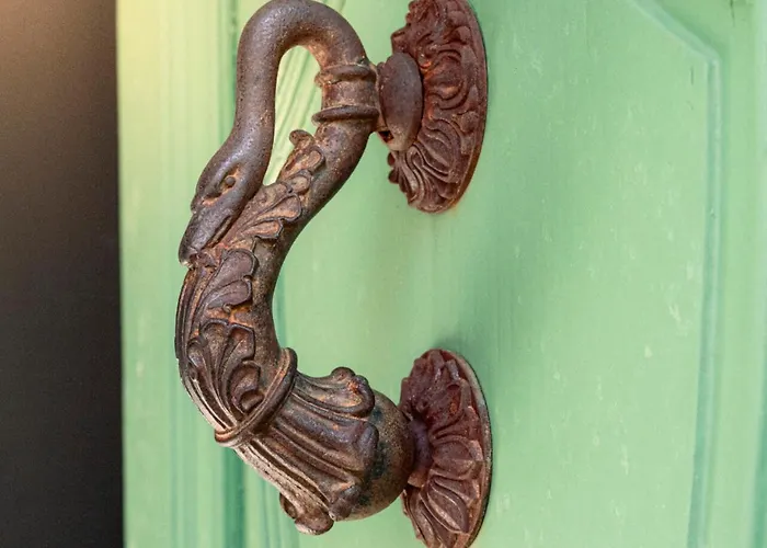 D'une Maison à L'autre Alojamento de Acomodação e Pequeno-almoço 3*