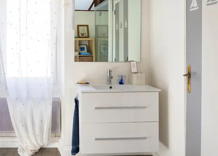 Alojamento de Acomodação e Pequeno-almoço D'une Maison à L'autre Cepie