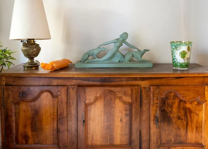 Alojamento de Acomodação e Pequeno-almoço D'une Maison à L'autre 3*